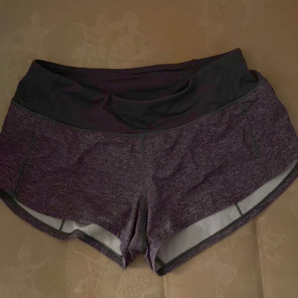 Lululemon Women’s shorts two tone gray - Picture 1 of 5